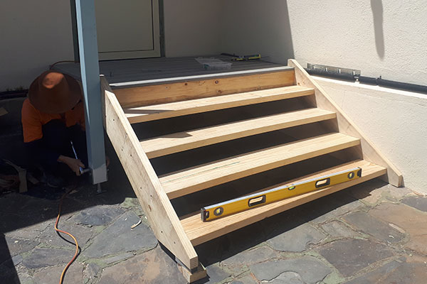 carpentry-staircase-timber-stairs-manners-building1