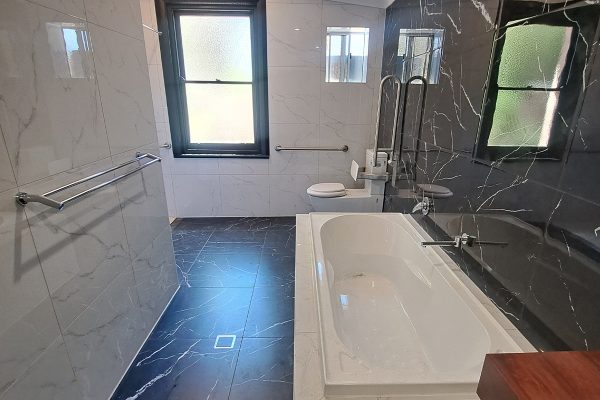 accessible-bathroom-eudunda-disability-renovation-manners-building-carpentry (7)