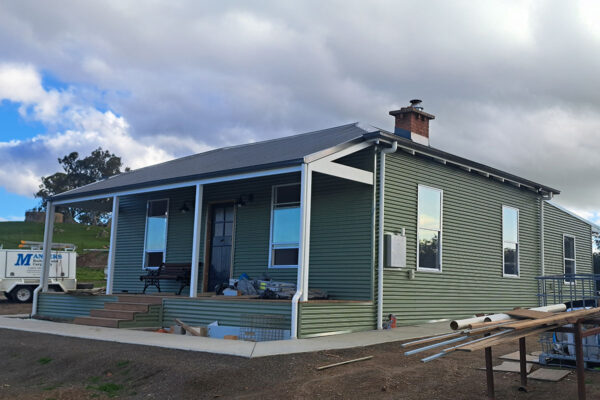 flaxman-valley-cottage-renovation-manners-building-carpentry-south-australia-complete